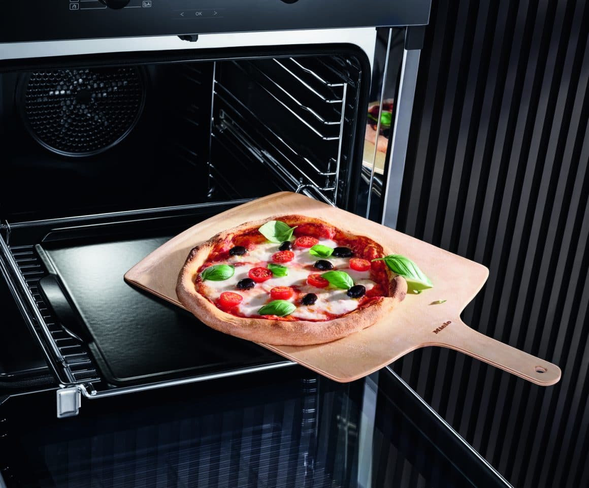 Gourmet Back- und Pizzastein von Miele