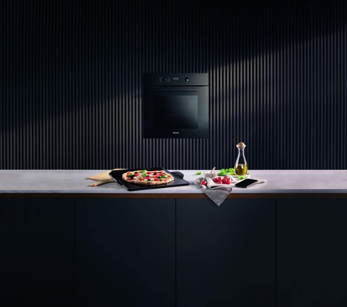 Gourmet Back- und Pizzastein von Miele gratis zum PizzaPlus Ofen