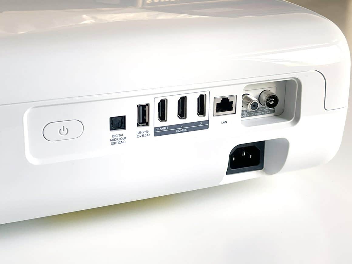 Samsung The Premiere: Anschlüsse