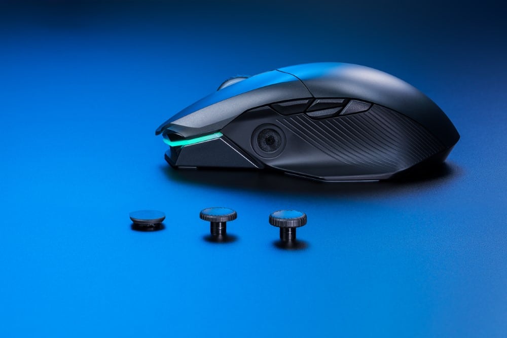 ASUS Chakram X mit Joysticks