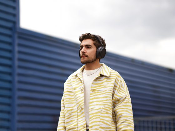 Sennheiser MOMENTUM 4 Wireless Lifestyle Bild