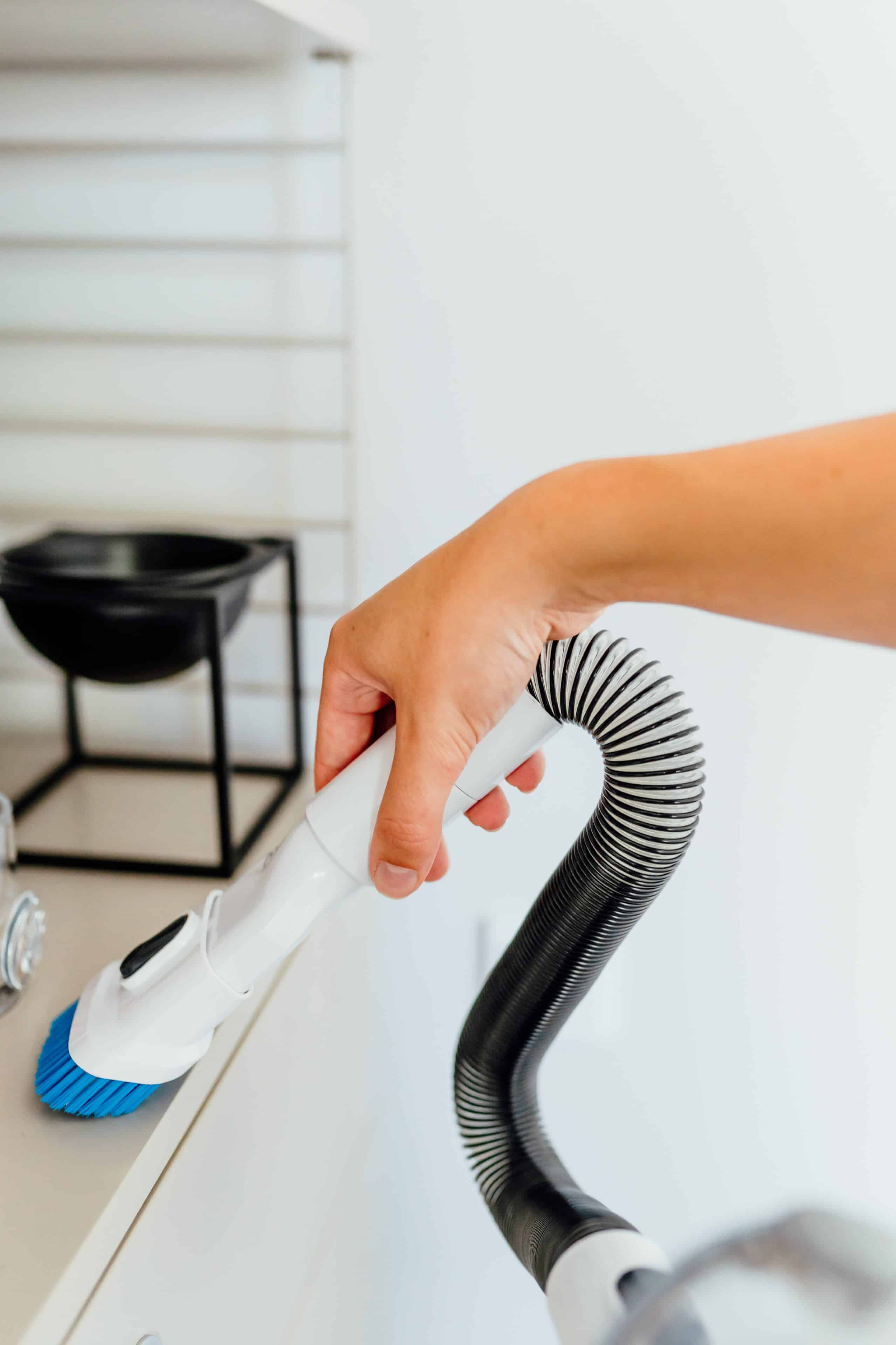 hoogo S6 mit Flexschlauch und Bürstenaufsatz