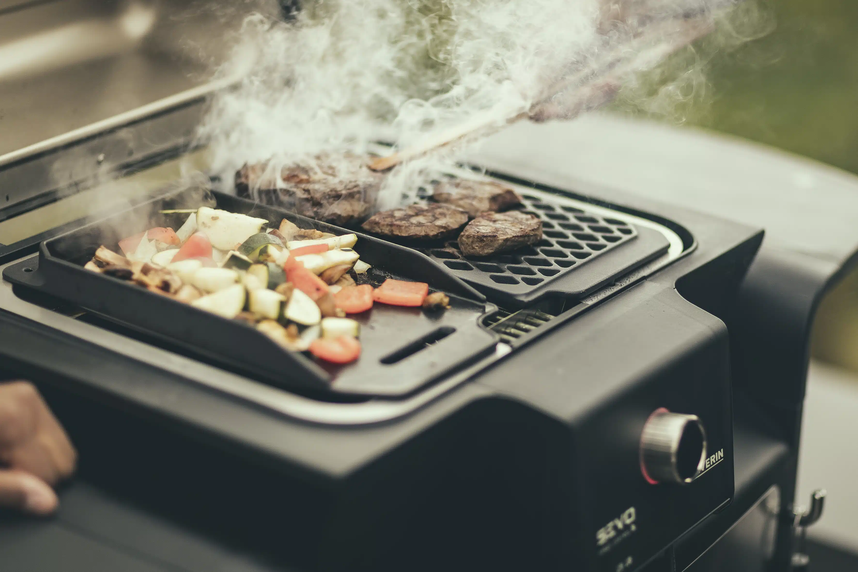 SEVO mit Planchaplatte und Gusseisenrost