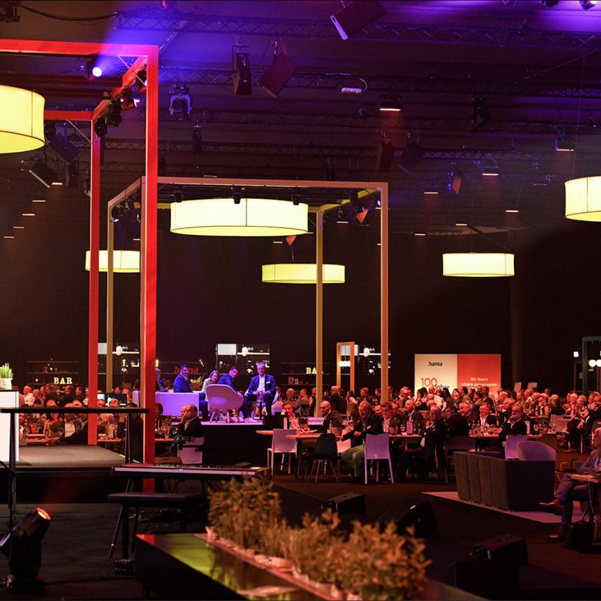 Beim Branchentreff anlässlich der 100-Jahrfeierlichkeiten von Hama trafen sich langjährige Partner aus Industrie, Handel und Presse.