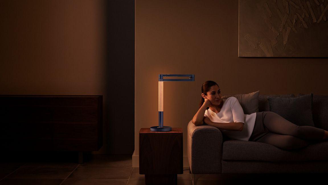 Dyson Solarcycle Morph Tischleuchte (Nachtblau/Kupfer)