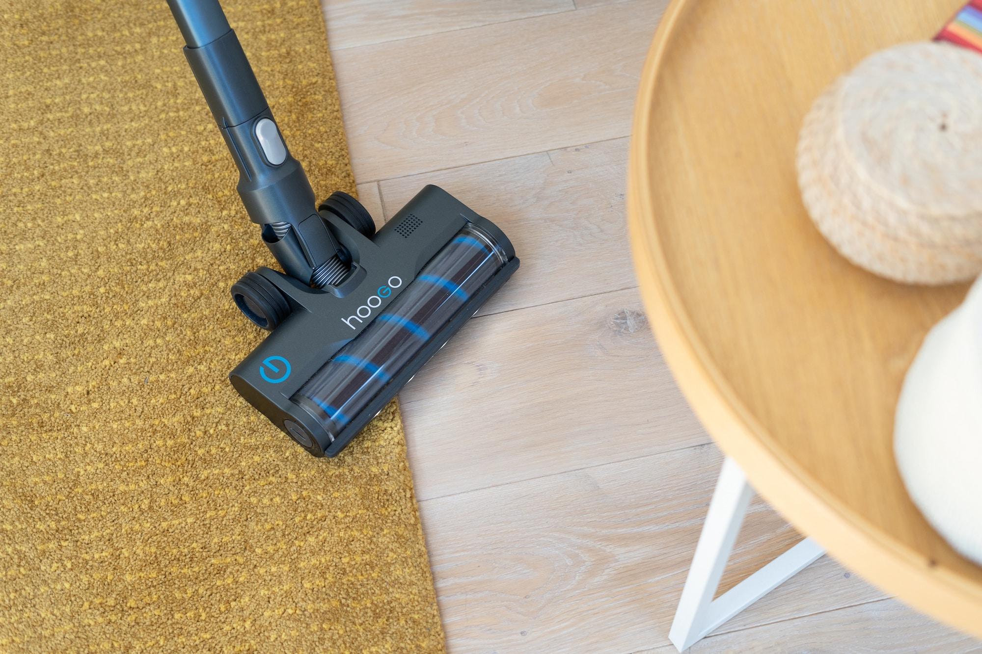 Die Polsterdüse des hoogo S5+ ist ideal zur Reinigung von Polstermöbeln.