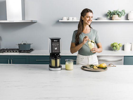 Ninja launcht Deluxe-Modell der TikTok-Sensation CREAMi – eine neue Eismaschine mit innovativer CREAMify-Technologie
