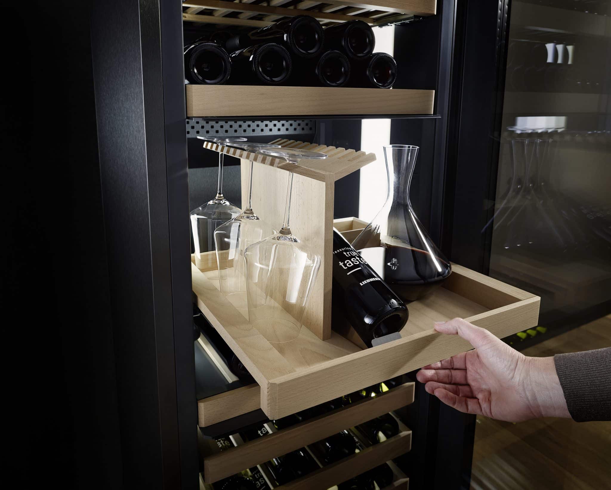 Höchster Wein-Genuss beginnt mit der optimalen Temperatur – und für die perfekte Temperatur sorgen die neuen Liebherr Weintemperierschränke.