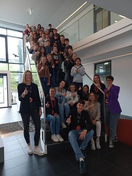 Die Teilnehmenden des Zukunftstages 2024 in der expert-Zentrale in Langenhagen