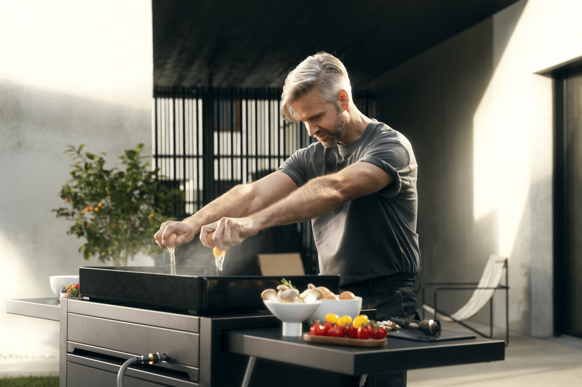 Die neue WMF Outdoorküche verwandelt nahezu jede Fläche in ein stilvolles Gourmetrefugium.