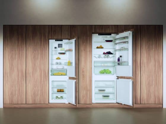 Miele bietet Einbau-Kühl-Gefrier-Kombinationen im neuen XXL-Format an. Mit rund 45 Prozent mehr Volumen gegenüber vergleichbaren Modellen in Standardgröße sowie modernen Frischesystemen sorgen die neuen Modelle für mehr Flexibilität und längere Haltbarkeit von Lebensmitteln. (Foto: Miele)