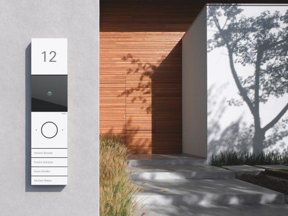 Gira präsentiert skalierbare Türkommunikation auf IP-Basis