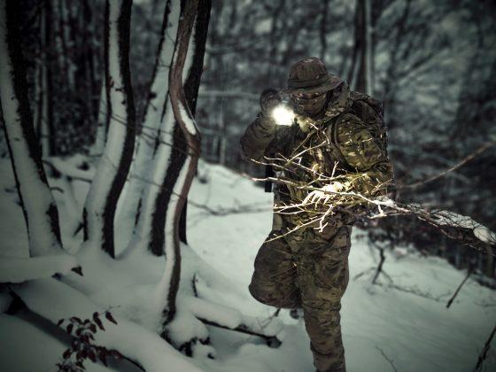 Ledlenser bündelt Taschenlampe und Zubehör in neuen Tactical Outdoor Sets