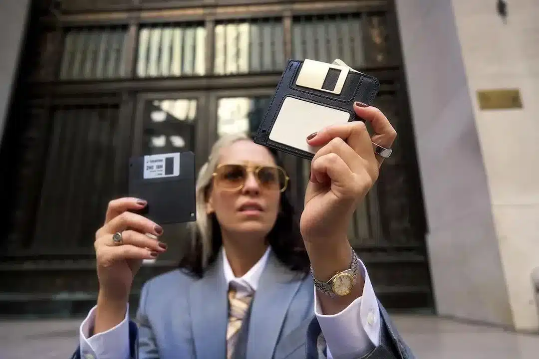 Floppy Disk Wallet von BEAMS x Nik Bentel Studio