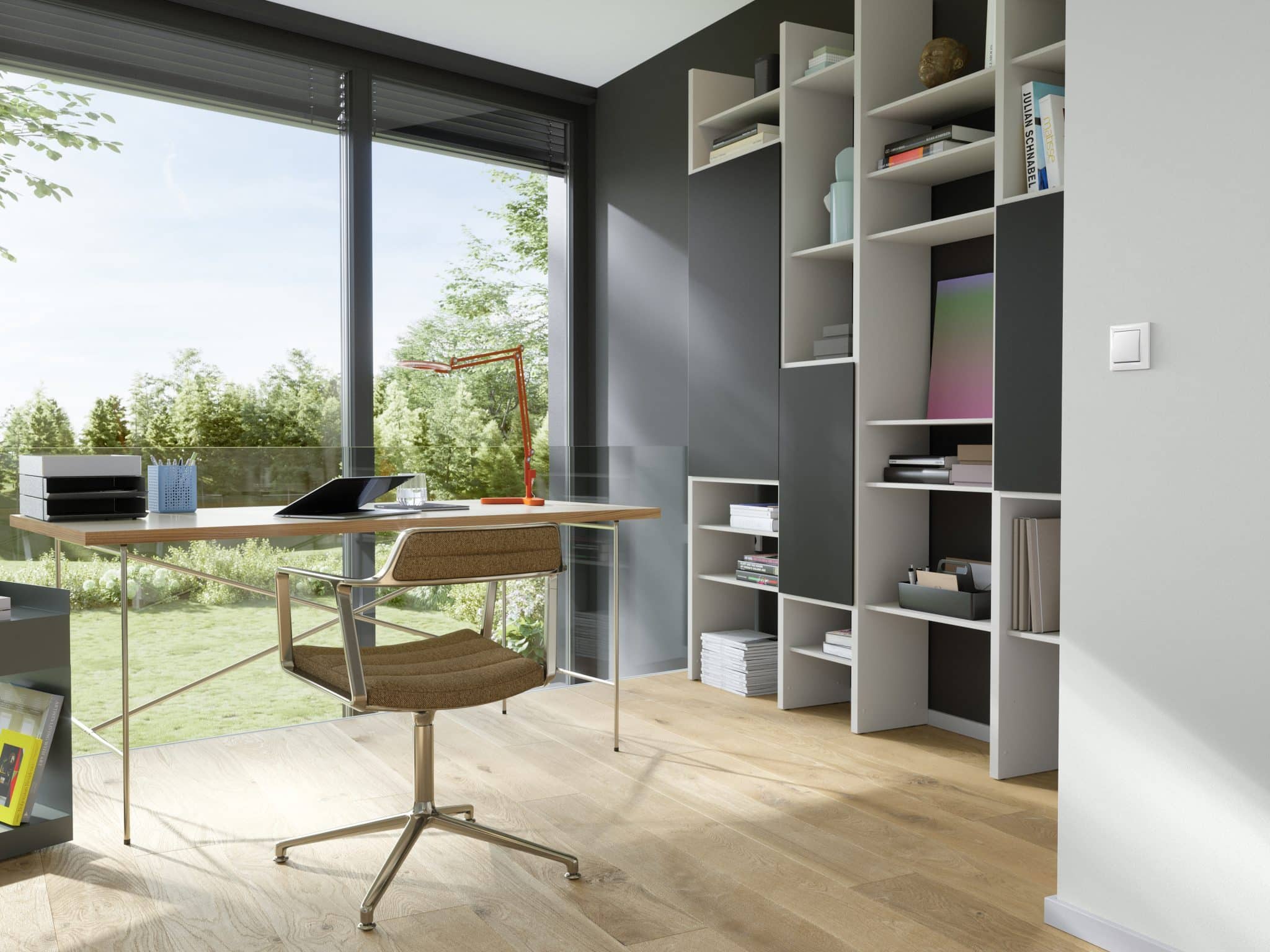 BuschJaeger / BU: Homeoffice neu gedacht: Eine professionell geplante Elektroinstallation mit ausreichend Stromkreisen, smarter Lichtsteuerung und automatisierter Beschattung macht den heimischen Arbeitsplatz produktiv und zukunftssicher.