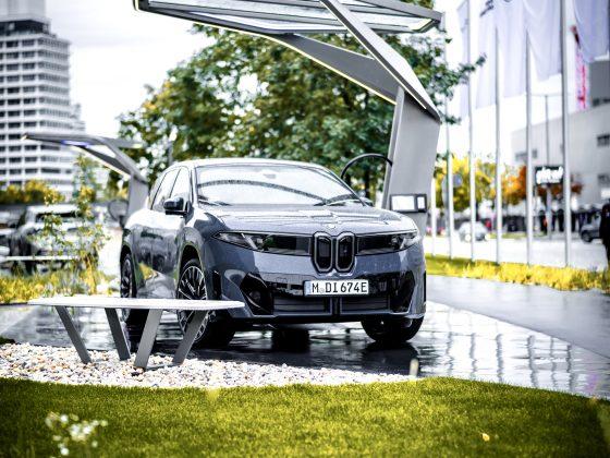 Der Ladepark vor der BMW Welt von oben. (c): Designworks
