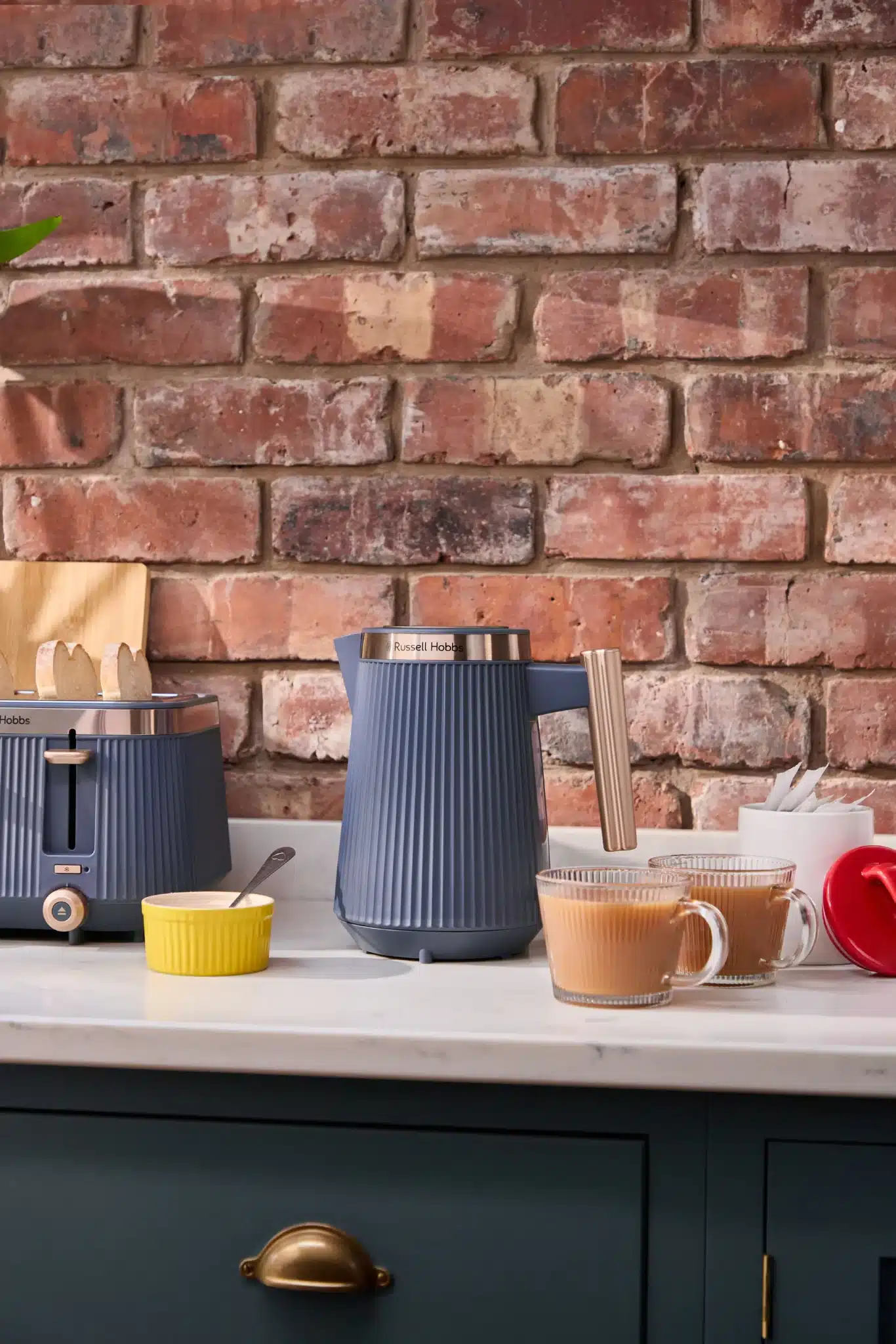 Russell Hobbs Brontë Soft Navy Wasserkocher