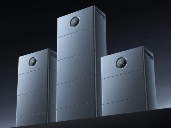 Das MOVA LumeGret A2000 Solarenergiesystem mit Erweiterungsbatterie B2000G. Bild: MOVA